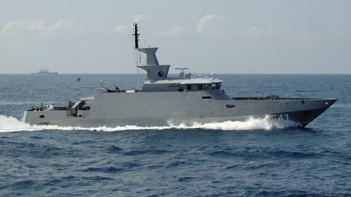 Tàu KRI Clurit của hải quân Indonesia phóng tên lửa thất bại hôm 14-9. Ảnh: TNI-AL