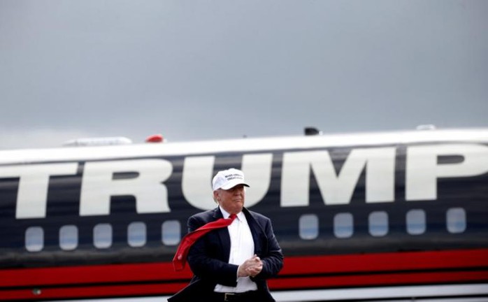 
Ông Trump vận động tranh cử ở bang Florida hôm 12-10. Ảnh: REUTERS
