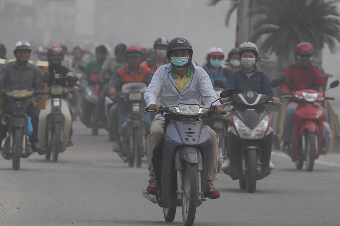 
Mù khô ngoài việc gây hạn chế tầm nhìn, cũng có thể gây ảnh hưởng đến sức khỏe.
