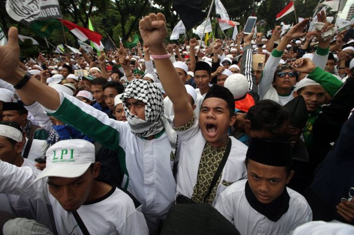 
Hàng chục ngàn người Hồi giáo biểu tình ngày 4-11. Ảnh: EPA
