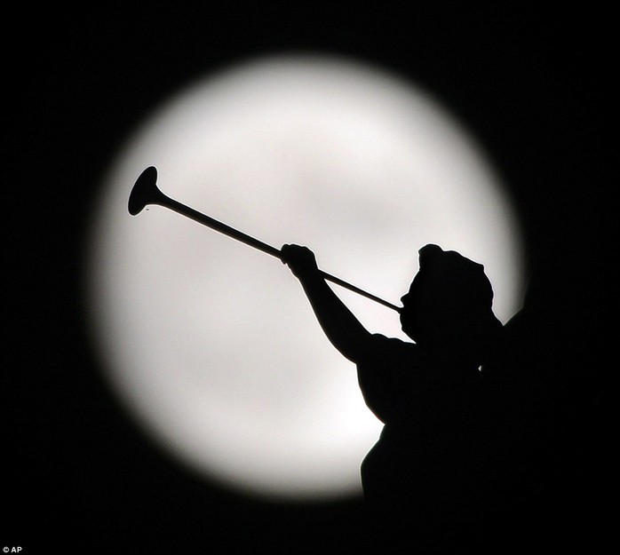 Siêu trăng chụp ở trung tâm TP Scranton, bang Pennsylvania - Mỹ. Ảnh: AP