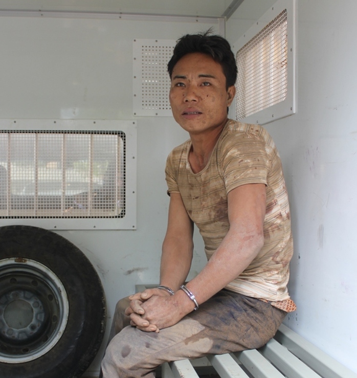 
Nghi phạm Phù Minh Tuấn bị lực lượng chức năng bắt giữ sau khi gây ra vụ thảm án sát hại 4 người

