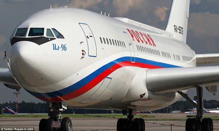 Nga gửi một chiếc Ilyushin Il-96 tới Mỹ đón các nhà ngoại giao. Ảnh: TWITTER