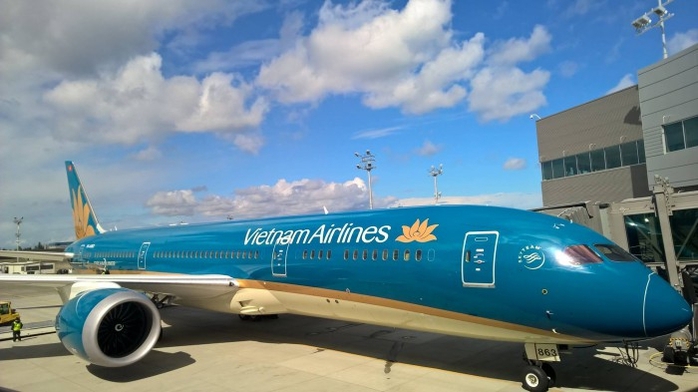 
Đến nay, Vietnam Airlines đã đưa Boeing 787 vào khai thác trên đường bay trục Hà Nội - TP HCM và các đường bay quốc tế London (Anh), Frankfurt (Đức), Narita (Nhật Bản), Bắc Kinh (Trung Quốc), Sydney, Melbourne (Australia) với chất lượng dịch vụ tiêu chuẩn 4 sao
