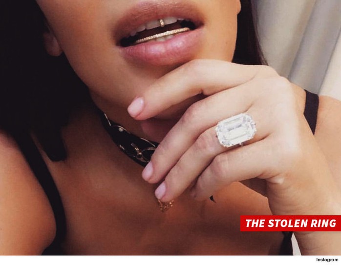 Kim Kardashian khoe nhẫn chồng tặng và bị cướp chỉ 5 ngày sau đó tại Paris