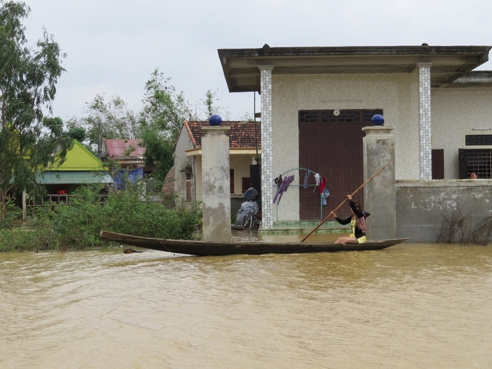 Đi lại bằng thuyền