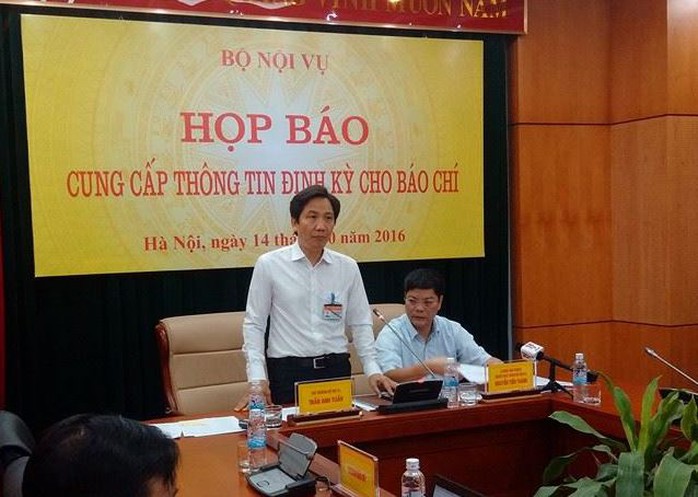 
Ông Trần Anh Tuấn, Thứ trưởng Bộ Nội vụ, chủ trì họp báo

