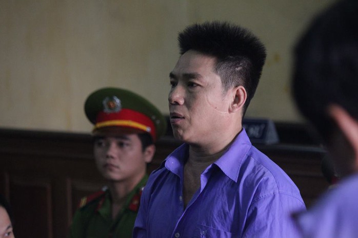 
TAND Cấp cao tại TP HCM mở phiên toà xét xử phúc thẩm, tuyên y án tử hình đối với bị cáo Đặng Văn Tuấn (42 tuổi, ngụ TP HCM) về tội “Giết người”.
