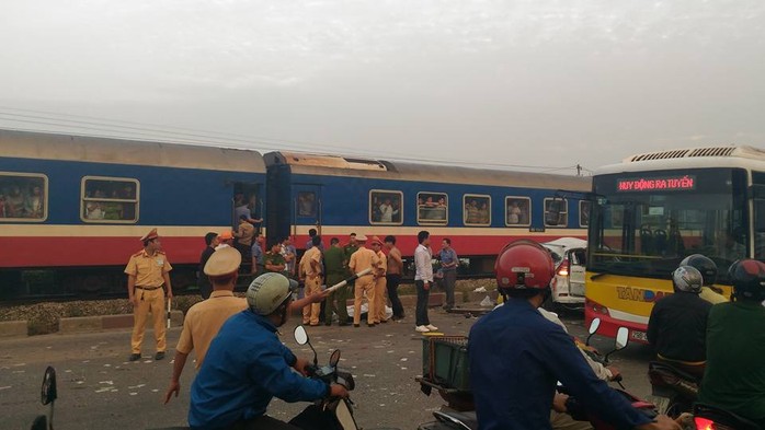 
Hiện trường vụ tai nạn đường sắt khiến 5 người chết, 2 người bị thương-Ảnh: Otofun
