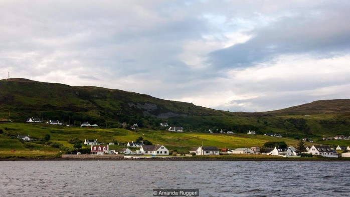 Đi thuyền từ đảo Skye (Scotland) ra St Kilda mất 3,5 giờ. Ảnh: BBC