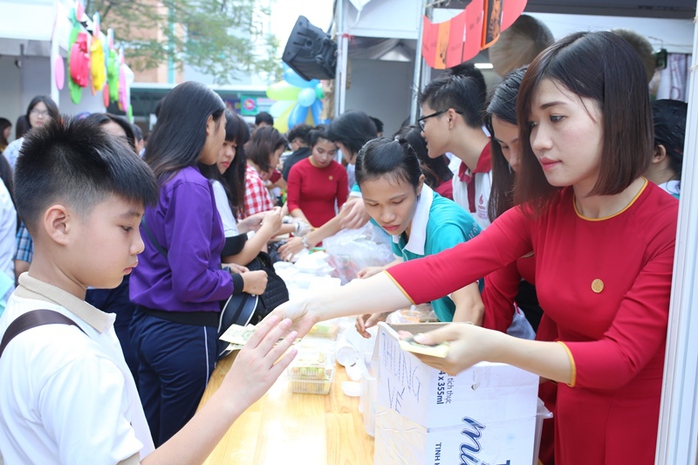 Hội sách TTC Edu thu hút nhiều học sinh, phụ huynh và các thầy cô cùng tham dự