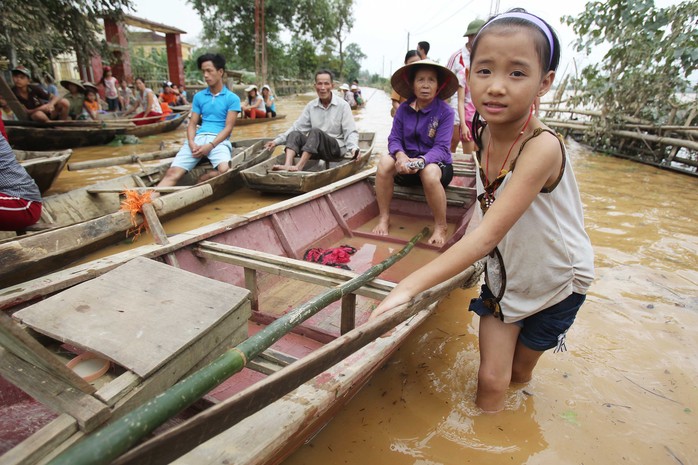 
Thuyền là phương tiện duy nhất có thể di chuyển trong xã Phương Mỹ.
