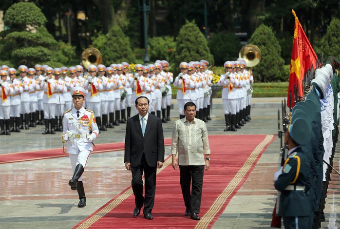 
Chủ tịch nước Trần Đại Quang và Tổng thống Rodrigo Roa Duterte
