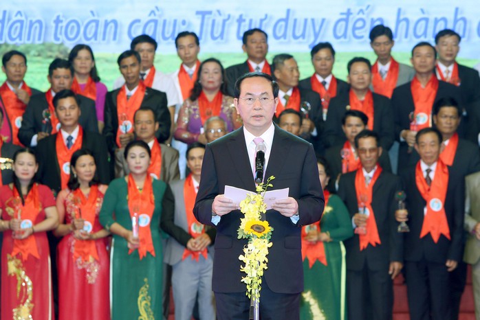 
Chủ tịch nước Trần Đại Quang phát biểu tại lễ tôn vinh và trao danh hiệu Nông dân Việt Nam xuất sắc năm 2016 Ảnh: TTXVN
