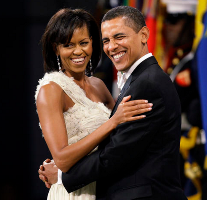 Ngoại hình của vợ chồng Tổng thống Barack Obama không thay đổi nhiều theo thời gian. Ảnh: CBS NEWS