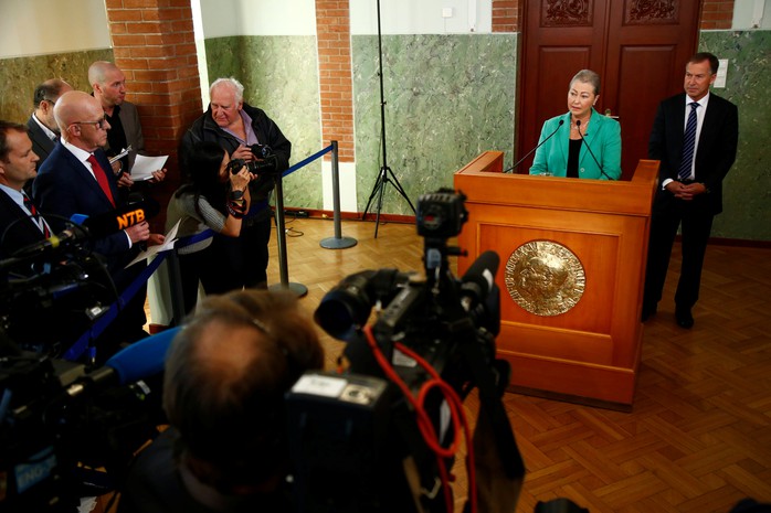 
Chủ tịch Ủy ban Nobel, bà Kaci Kullmann Five, công bố giải Nobel Hòa bình hôm 7-10. Ảnh: Reuters
