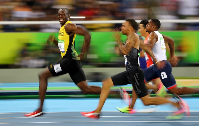 
Vua tốc độ U.Bolt (trái) sẽ tranh tài lần cuối tại Giải Vô địch điền kinh thế giới vào tháng 8-2017 ở London trước khi giải nghệ Ảnh: REUTERS
