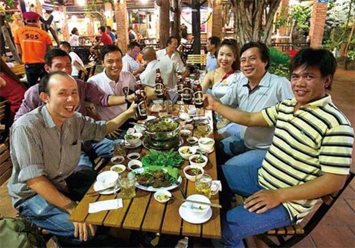 Việt Nam đứng thứ 11 thế giới về lượng tiêu thụ bia. Ảnh: Hiromichi Matono