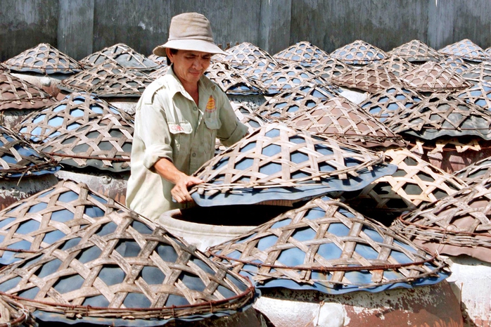 Một cơ sở sản xuất nước mắm truyền thống tại TP Phan Thiết (tỉnh Bình Thuận)Ảnh: Lê Huân