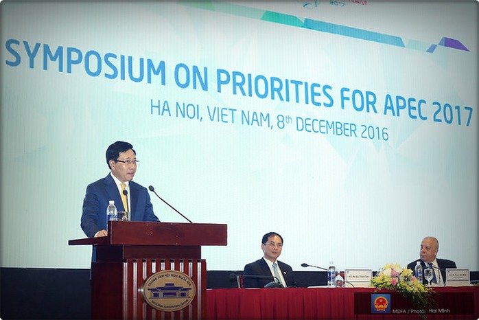 
Phó Thủ tướng, Bộ trưởng Ngoại giao Phạm Bình Minh phát biểu tại tại phiên khai mạc Hội thảo về các ưu tiên của năm APEC 2017 - Ảnh: Cổng TTĐT Chính phủ
