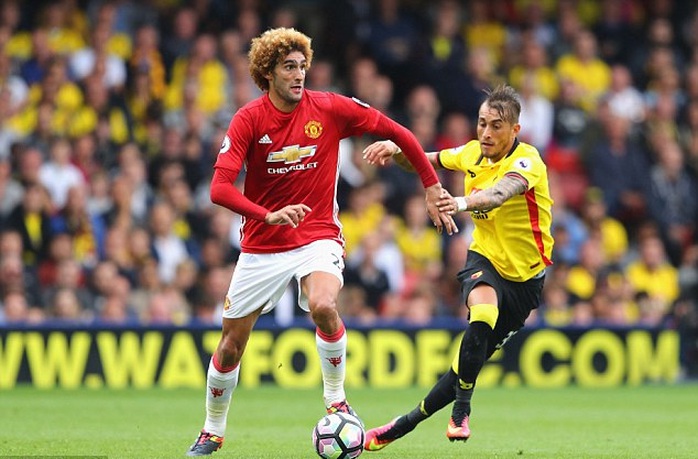 Fellaini trong trận thua Watford ở vòng 5