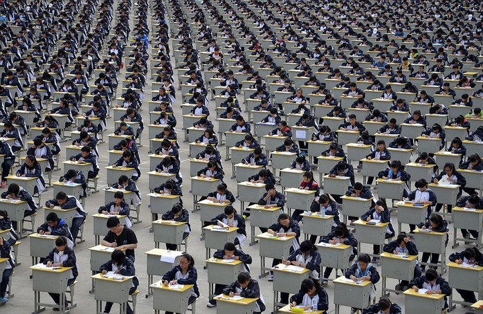 Hơn 1.700 học sinh tham gia kỳ thi ở tỉnh thiểm Tây năm 2015. Ảnh: Daily Mail