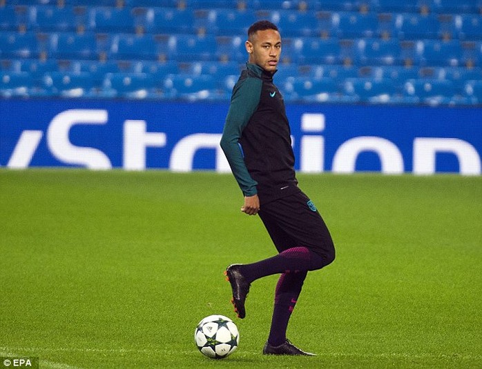 
Neymar và đồng đội tự tin trước trận gặp Man City
