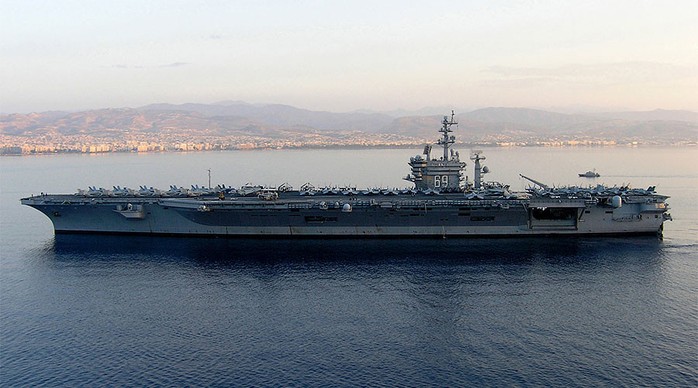 Tàu sân bay USS Eisenhower. Ảnh: Wikipedia