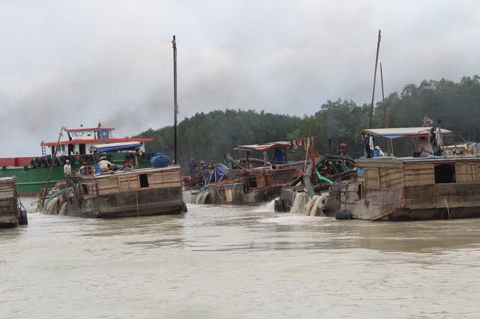 
Nạo vét, thông luồng rầm rộ trên sông Thị Vải, huyện Long Thành
