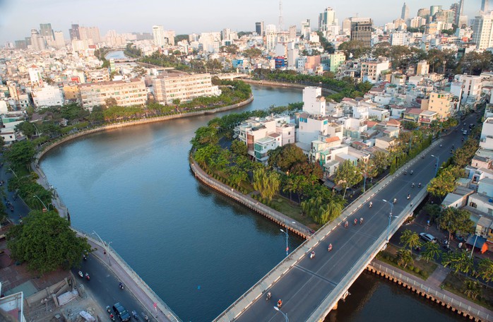 
Dù đã thực hiện thành công nhiều công trình chỉnh trang đô thị nhưng TP HCM cần phải đổi mới hơn nữa Ảnh: HOÀNG TRIỀU
