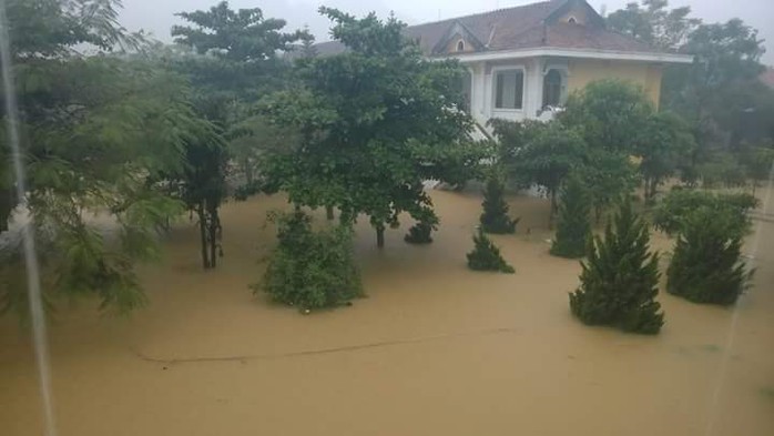 Một trường học ở huyện Bố Trạch bị ngập nước