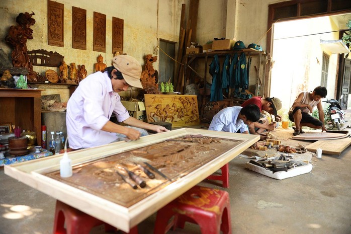 Làng mộc Kim Bồng là một trong số ít làng nghề phát triển gắn với du lịch