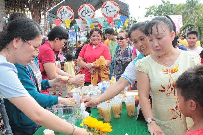 CNVC-LĐ quận Gò Vấp, TP HCM tham gia hội thi ẩm thực nhằm gây quỹ chăm lo cho công nhân có hoàn cảnh khó khăn