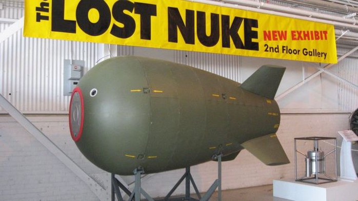 
Một bản sao của quả bom hạt nhân thất lạc. Ảnh: ROYAL AVIATION MUSEUM OF WESTERN CANADA
