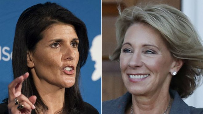 
Bà Nikki Haley và bà Betsy DeVos. Ảnh: AP
