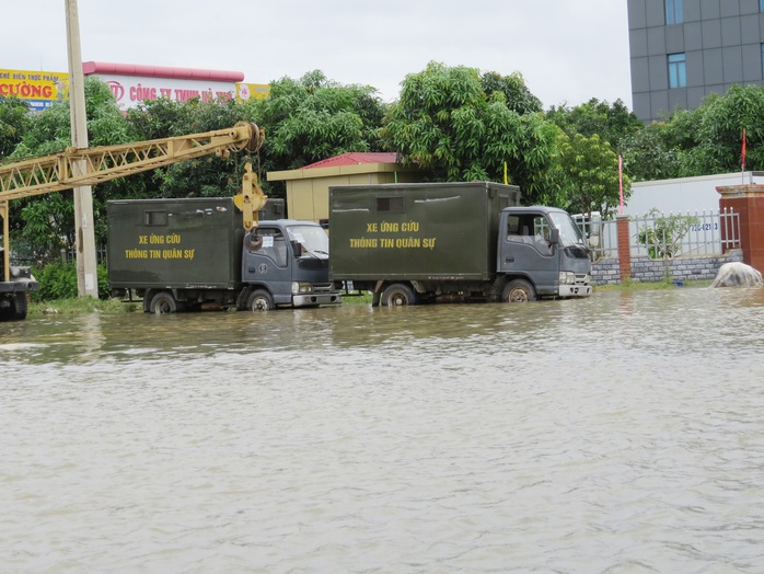 Nước vẫn còn ngập ở TP Đồng Hới