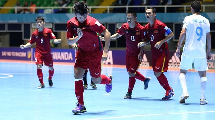Đội tuyển futsal Việt Nam gây ấn tượng mạnh với FIFA khi giành vé vào vòng 1/8 World Cup ngay trong lần đầu tiên tham dự