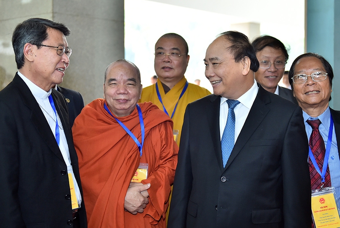 Thủ tướng Nguyễn Xuân Phúc và các chức sắc tôn giáo tại hội nghị vào ngày 19-12 Ảnh: Chinhphu.vn
