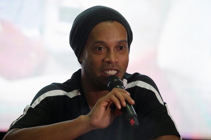 
Ronaldinho sẵn sàng khoác áo Chapecoense nếu họ muốn
