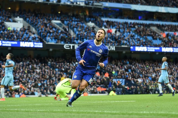 
Hazard ăn mừng bàn thắng nâng tỉ số lên 3-1 cho Chelsea

