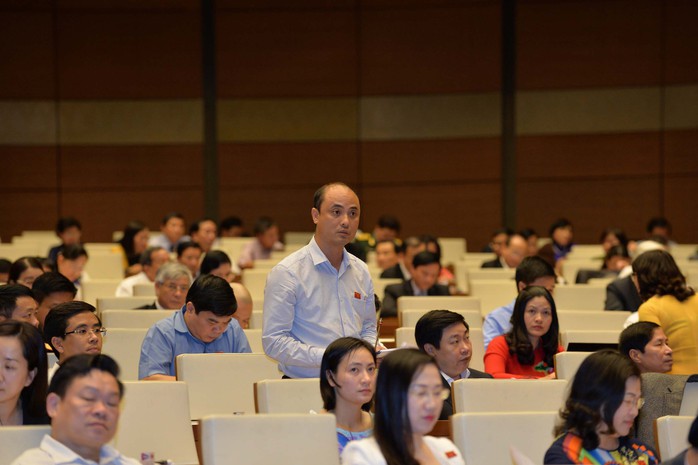 Đại biểu Nguyễn Phương Tuấn (Ninh Bình) đề nghị cần có quy định chặt chẽ để ngăn chặn việc lợi dụng nhập công nghệ lạc hậu về Việt NamẢnh: NGUYỄN NAM