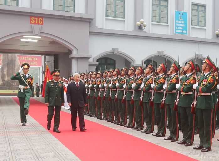 Tổng Bí thư Nguyễn Phú Trọng làm việc với Tổng cục Tình báo - Bộ Quốc phòng vào ngày 19-12Ảnh: TTXVN