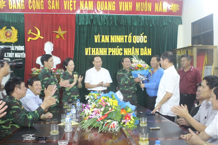 
Lãnh đạo TP Hải Phòng thưởng nóng ban chuyên án
