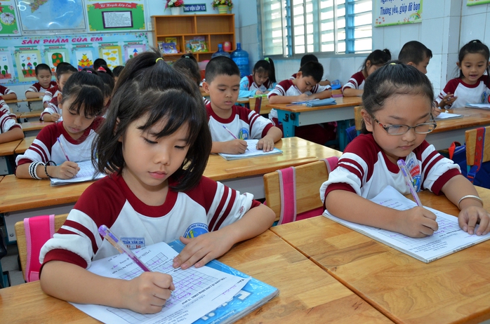 Học tiếng Anh tại một trường tiểu học ở TP HCMẢnh: Tấn Thạnh