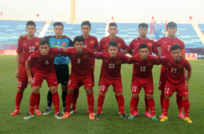 Thủ môn Tiến Dũng và em trai Tiến Dụng (6) trong thành phần chính của tuyển U19 Việt Nam tại giải châu lục đang diễn ra tại BahrainẢnh: Nhật Đoàn