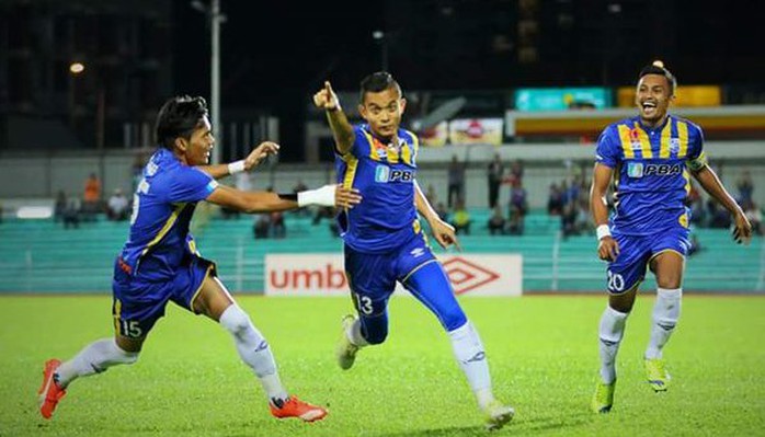 
Mohd Faiz Subri (giữa), cầu thủ Đông Nam Á duy nhất có tên trong danh sách
