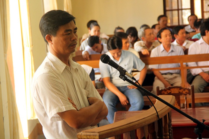 
Nguyễn Đức Đạo, nguyên trưởng trạm y tế thị trấn Hà Lam (huyện Thăng Bình, tỉnh Quảng Nam) bị cáo phạm tội tham ô tài sản vẫn được TAND huyện Thăng Bình cho hưởng án treo
