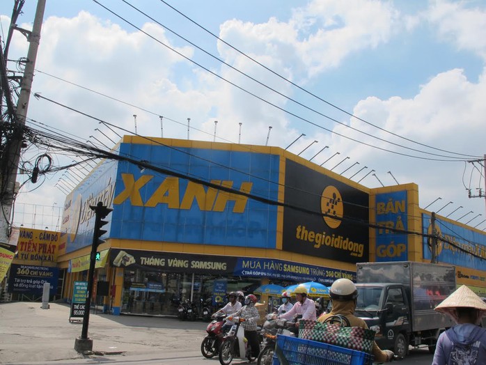 
Điện Máy Xanh đường Hòa Bình (quận Tân Phú, TP HCM), nơi xảy ra vụ trộm tiền
