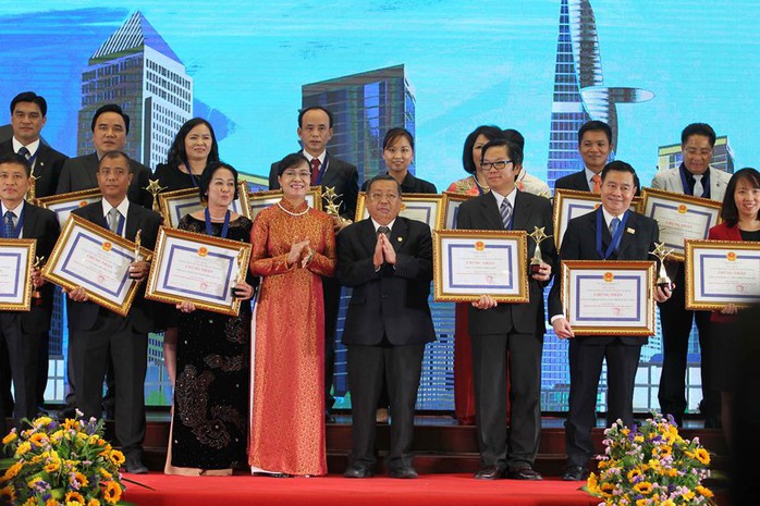 Lễ tôn vinh doanh nghiệp và doanh nhân TP HCM tiêu biểu 2016. Ảnh: Hoàng Triều