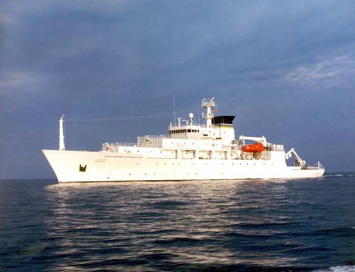 
The USNS Bowditch, một tàu khảo sát đại dương học của Mỹ. Ảnh: Reuters

